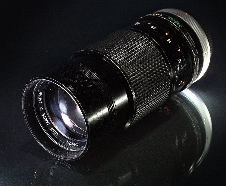 Canon FD 200 mm lens