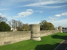Canterbury city walls httpsuploadwikimediaorgwikipediacommonsthu