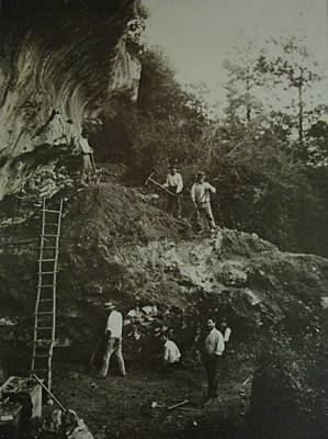 Cap Blanc rock shelter