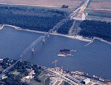 Cape Girardeau Bridge httpsuploadwikimediaorgwikipediacommonsthu