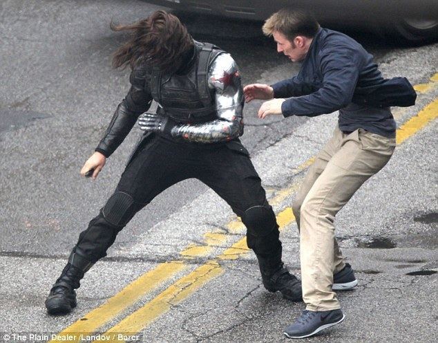 Captain Lash movie scenes Call the Black Widow Chris Evans seemed to be struggling as he filmed a fight