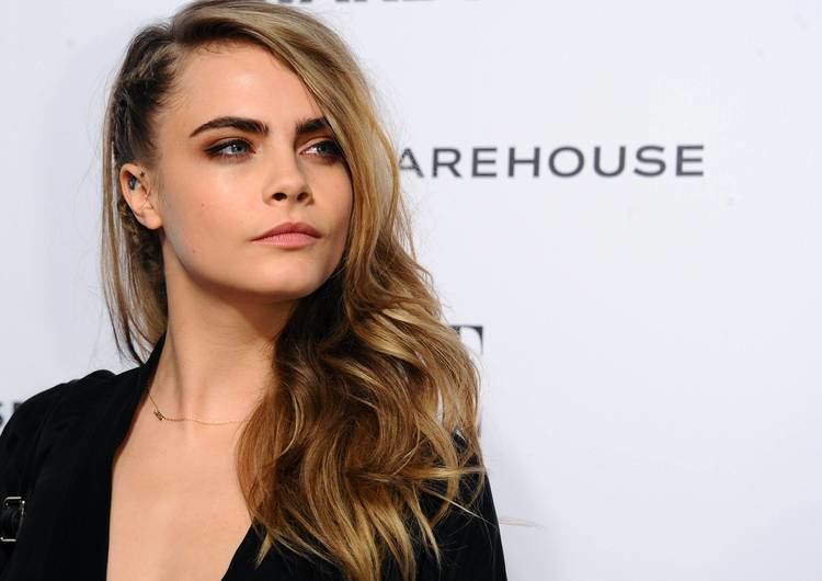 Cara Delevingne Paper Towns39 Actress Cara Delevingne Responds To Awkward