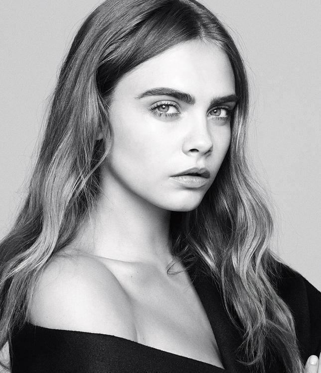 Cara Delevingne All Eyes and iPhones on Cara Delevingne WSJ