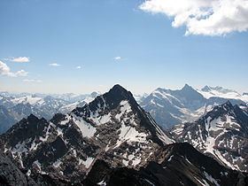 Cariboo Mountains httpsuploadwikimediaorgwikipediacommonsthu
