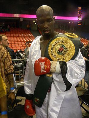 Carl Davis (boxer) httpsuploadwikimediaorgwikipediacommonsthu