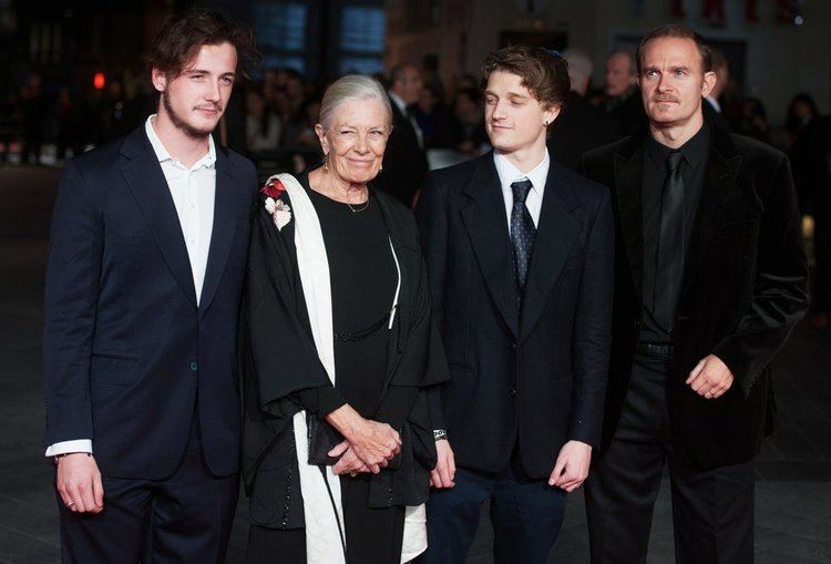 Vanessa Redgrave smiling with her grandsons Raphael Nero and Carlo Nero and son Michael Neeson