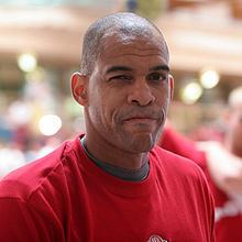 Carlos Pérez (handballer) httpsuploadwikimediaorgwikipediacommonsthu