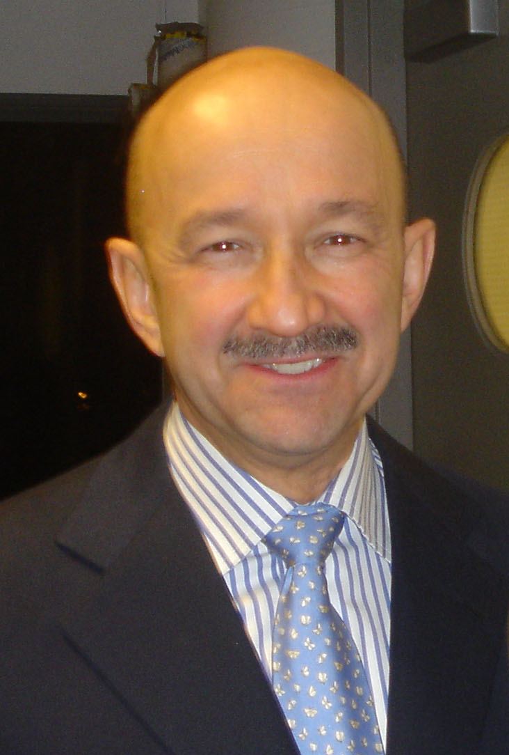 Carlos Salinas de Gortari httpsuploadwikimediaorgwikipediacommonsbb