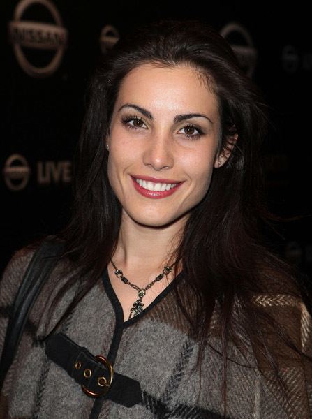 Carly Pope Carly Pope Photos Gossip Bio amp Review AskMen