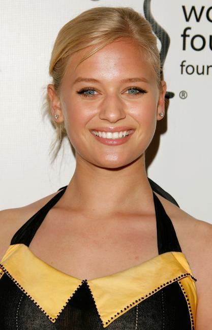 Carly Schroeder Carly Schroeder Pictures and Photos Fandango