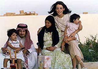 Carmen Binladin smiling with Yeslam bin Ladin, Yeslam's mother, Wafah Dufour, Najia, and Noor