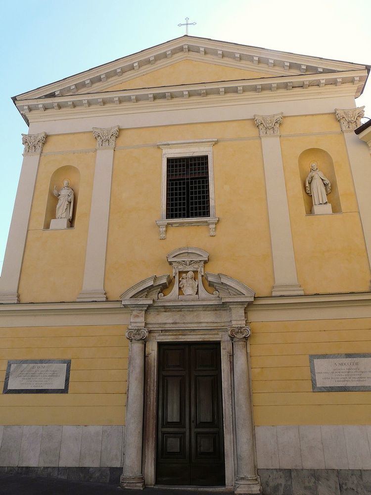 Carmine Church, Carrara