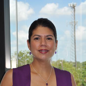 Carol Alvarado Carol Alvarado representante de Texas Familias Latinas