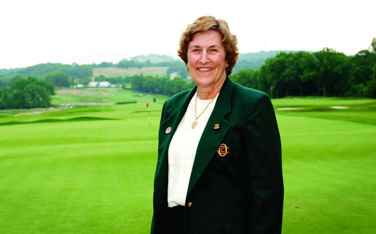 Carol Semple No 14 Carol Semple Thompson stands with golfs greatest players