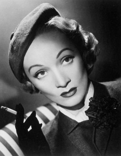 Caroline Reboux Marlene Dietrich con boina de Caroline Reboux Viste la Calle