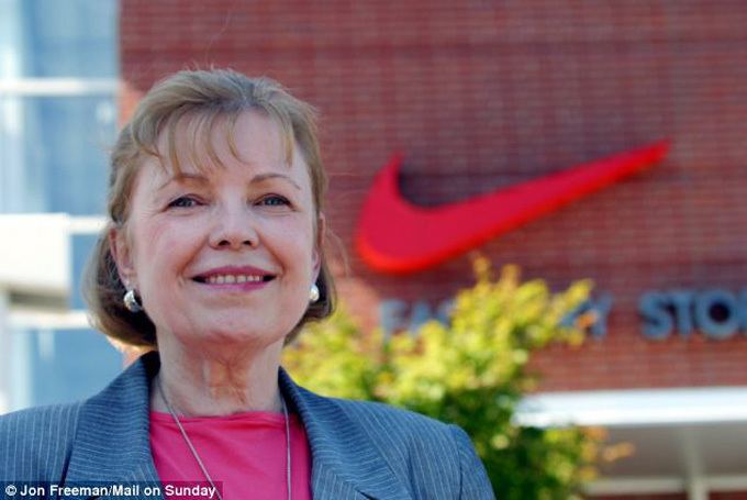 Carolyn Davidson The 35 Nike Logo and the Woman Who Designed It Creative