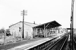 Carterton (Oxfordshire) railway station httpsuploadwikimediaorgwikipediacommonsthu
