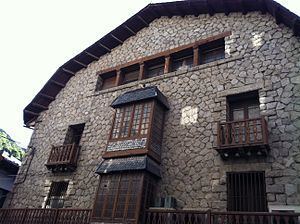 Casa Lacruz httpsuploadwikimediaorgwikipediacommonsthu