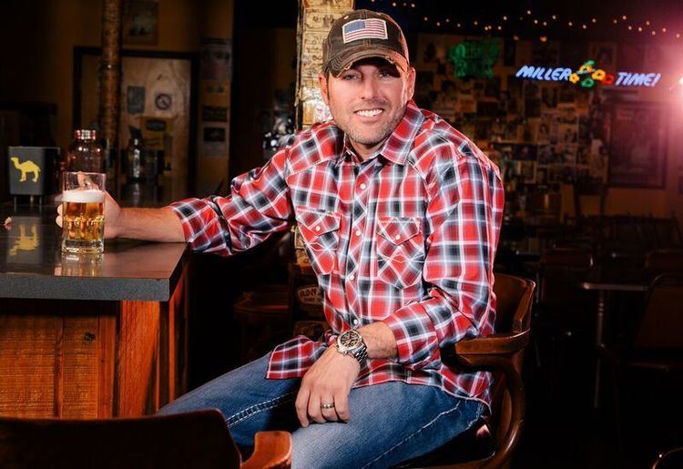Casey Donahew About Casey Donahew