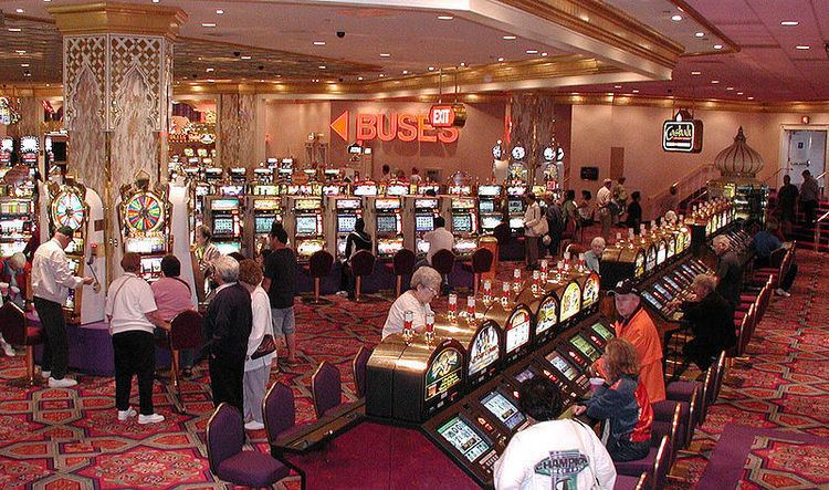 File:Casino slots2.jpg