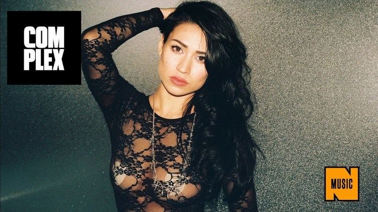 Cassie Steele Cassie Steele is Walking The Line Between Music and Acting