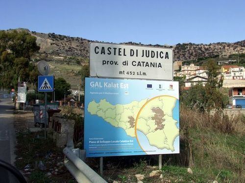 Castel di Iudica httpsmw2googlecommwpanoramiophotosmedium