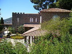 Castel Sainte-Claire httpsuploadwikimediaorgwikipediacommonsthu