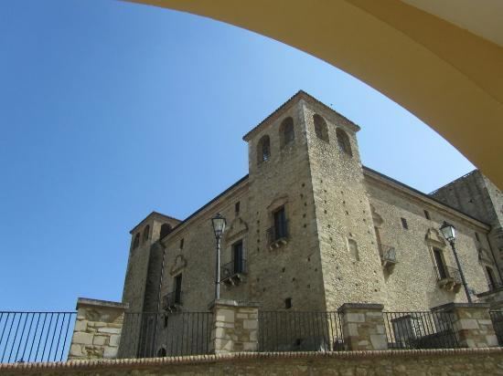 Castello ducale di Crecchio Castello Ducale di Crecchio Picture of Castello Ducale di Crecchio