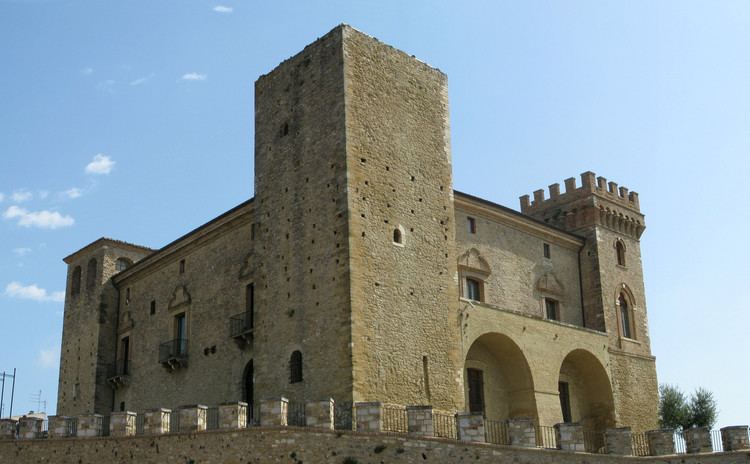 Castello ducale di Crecchio Castello Ducale di Crecchio Wikipedia