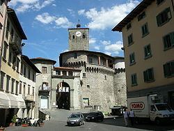 Castelnuovo di Garfagnana httpsuploadwikimediaorgwikipediacommonsthu