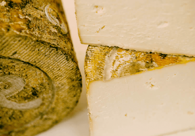 Castelrosso cheese castelrosso Gourmit