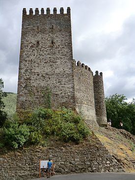 Castle of Lousã httpsuploadwikimediaorgwikipediacommonsthu