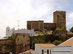 Castle of Mertola httpsuploadwikimediaorgwikipediacommonsthu