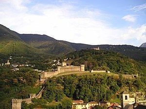 Castles of Bellinzona httpsuploadwikimediaorgwikipediacommonsthu