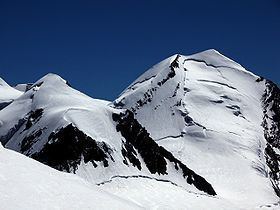Castor (mountain) httpsuploadwikimediaorgwikipediacommonsthu