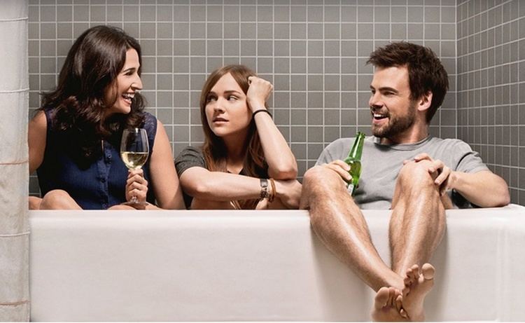 Casual (TV series) Casual Hulu Renews Dramedy for Second Season canceled TV shows