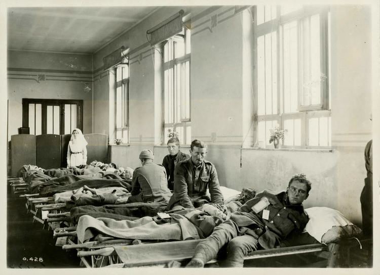 Casualty Clearing Station Life at the Front Photographs Casualty Clearing Station Canada