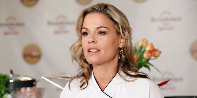 Cat Cora Chef Cat Cora Discusses Her Childhood Sexual Abuse Delishcom