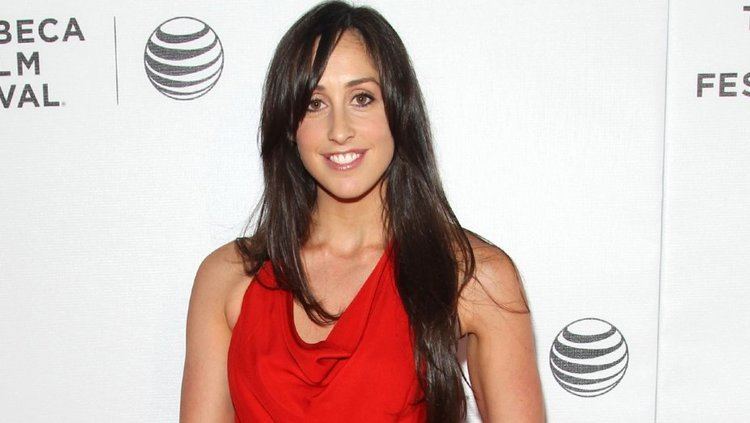 Catherine Reitman Blackish Actress Catherine Reitman Casts RealLife Husband as