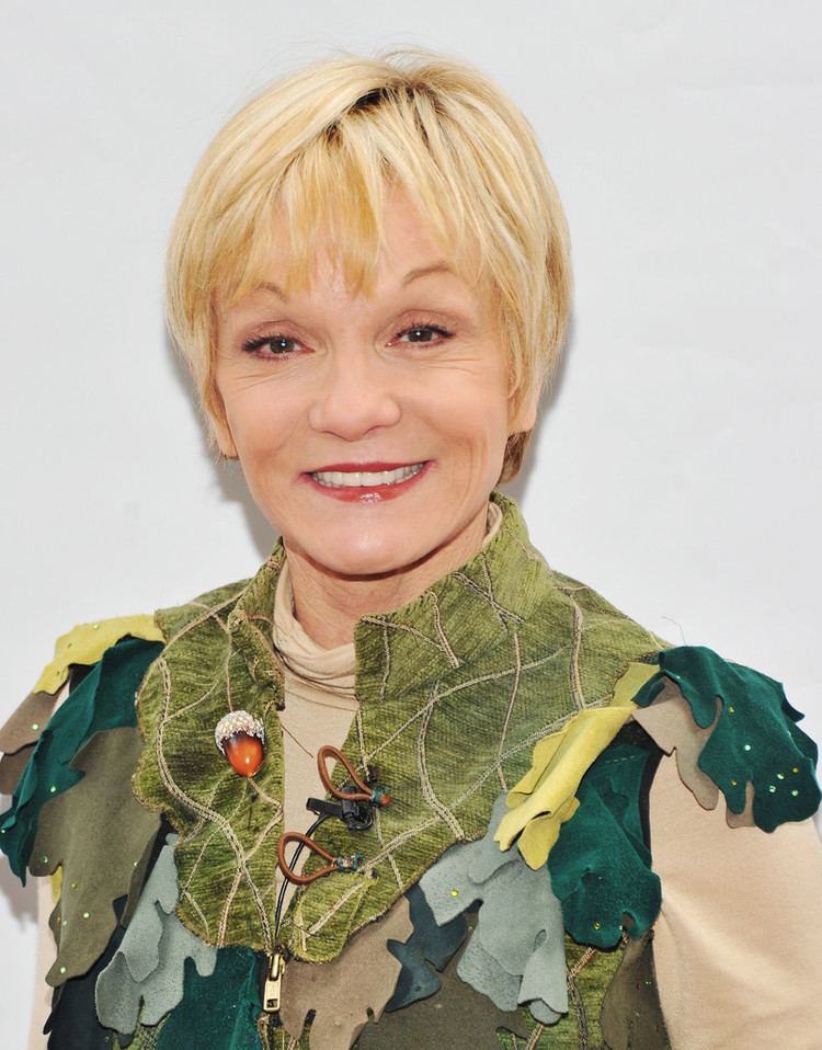 Cathy Rigby Cathy Rigby As Peter Pan Reads For The Garden Of Dreams