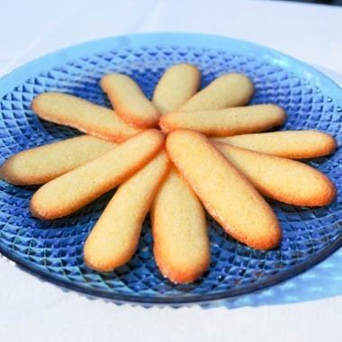 Cat's tongue cookie Languesdechat cat39s tongue biscuits The Dinner Set