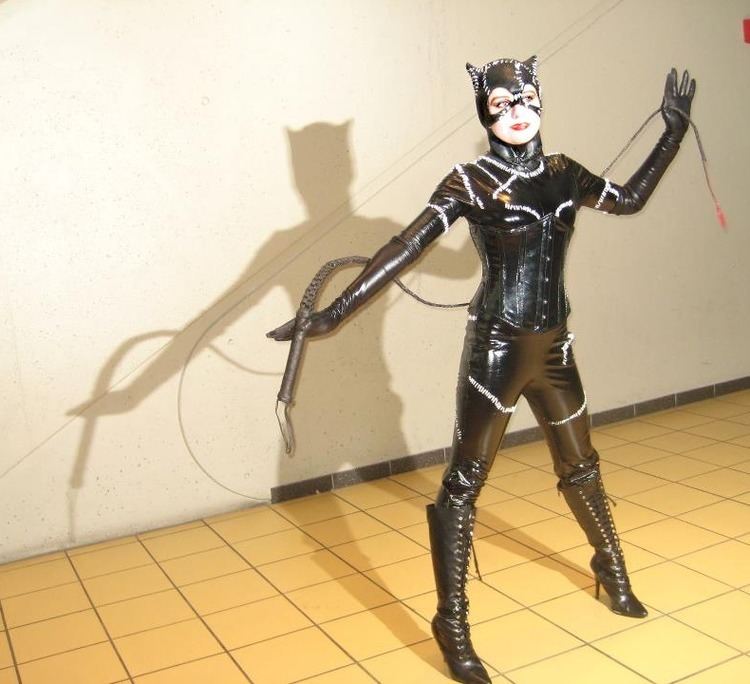 Catwoman's Whip Catwomans whip by chelseycosplay on DeviantArt