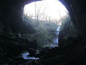 Cave of Reveillon httpsuploadwikimediaorgwikipediacommonsthu