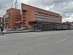 CDS Carrera 32 (TransMilenio) httpsuploadwikimediaorgwikipediacommonsthu