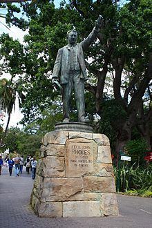 Cecil John Rhodes Statue httpsuploadwikimediaorgwikipediacommonsthu