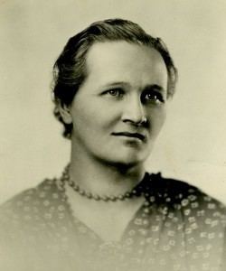 Cecilia Payne-Gaposchkin A Veritable Star Harvards First Professional Astronomer Was a