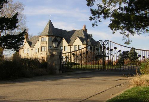Cedar Crest (mansion) Mansions and Crests on Pinterest