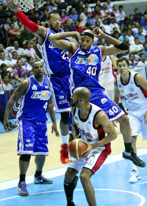 Cedric Bozeman Ginebra nips Petron for a crucial semis win in a fitting