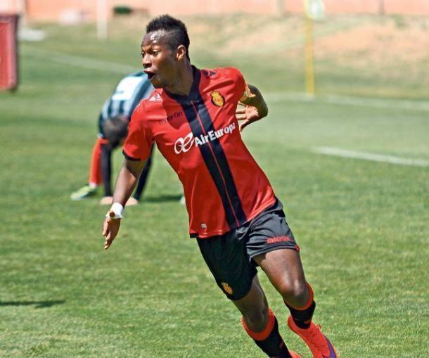 Cedric Omoigui Cedric Omoigui anota el gol de la jornada 34 en la Segunda