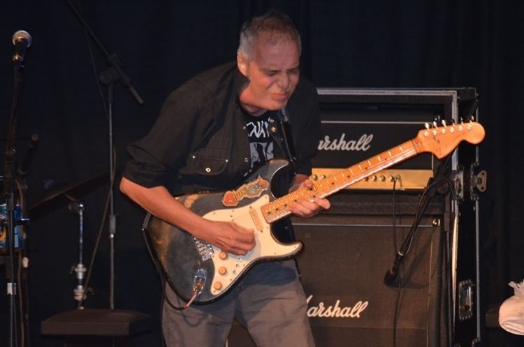 Celso Blues Boy guas lamacentas de maro para Celso Blues Boy